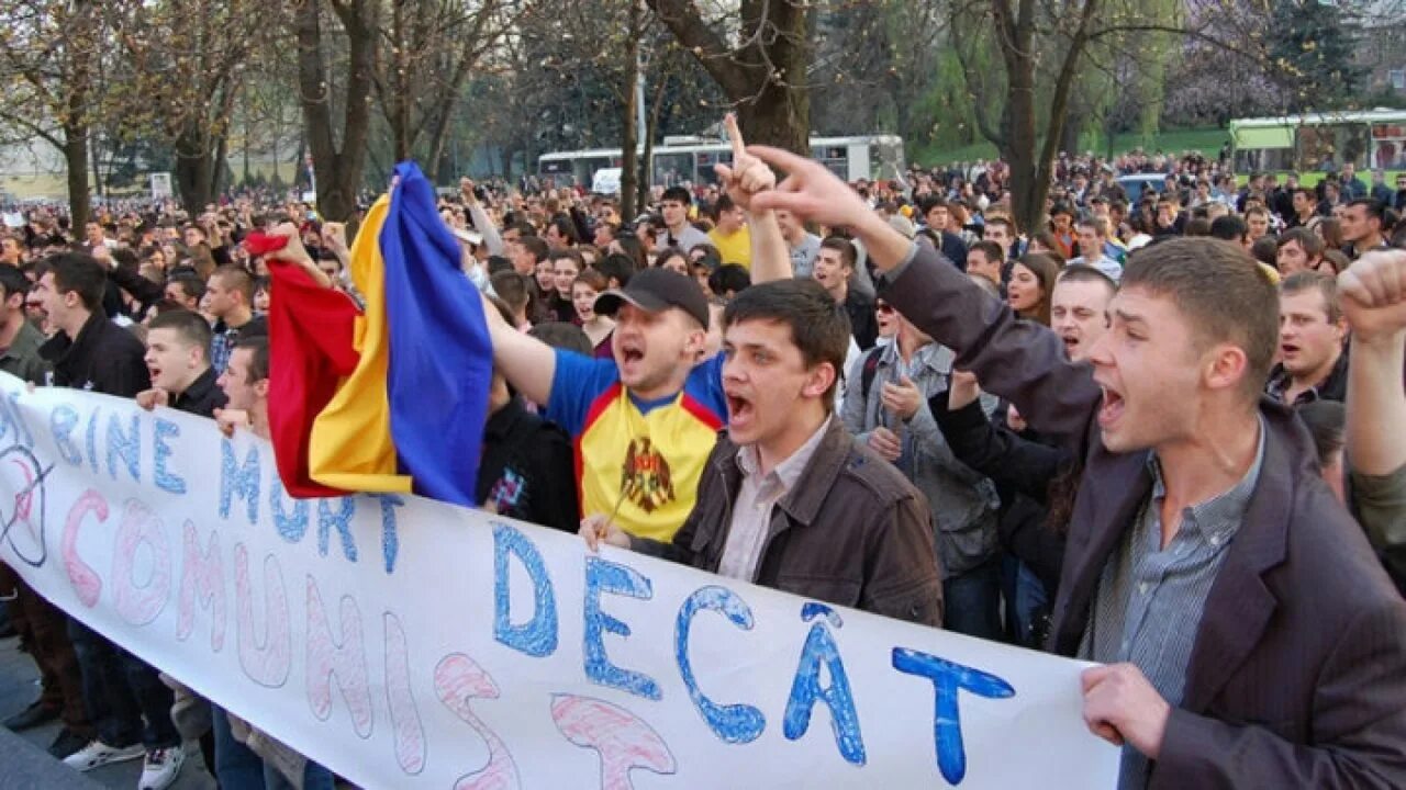 Сколько лет молдове. 7 Апреля 2009 беспорядки в Кишинёве. Молдова 2009 революция. 7 Aprilie 2009. Госпереворот 2009 Молдова.