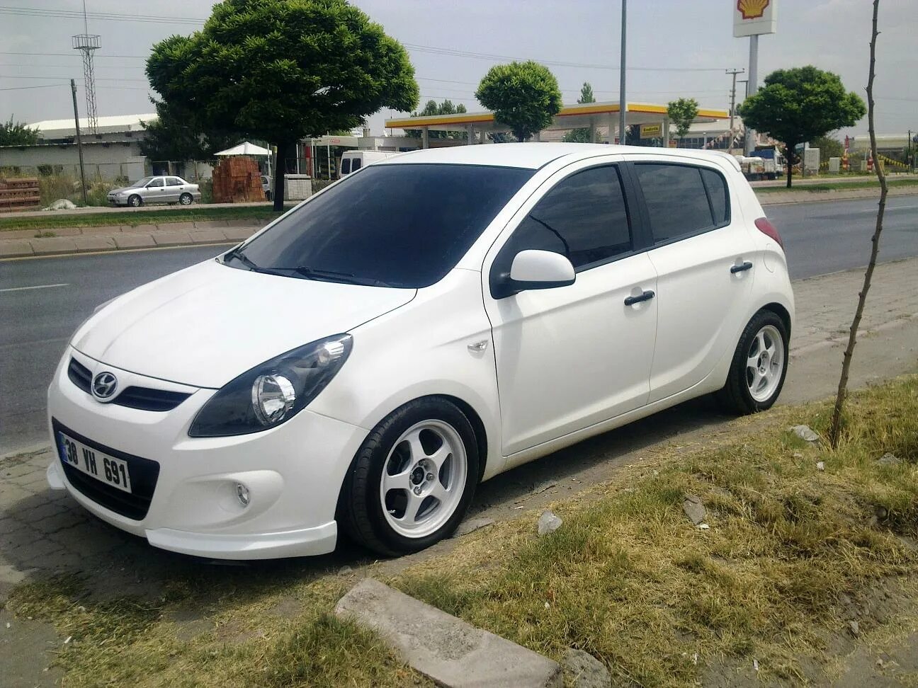 Хендай ай 20 размер колес. Литые диски хендай i20. Hyundai i20 stance. I20 колеса. Hyundai i20 диски.