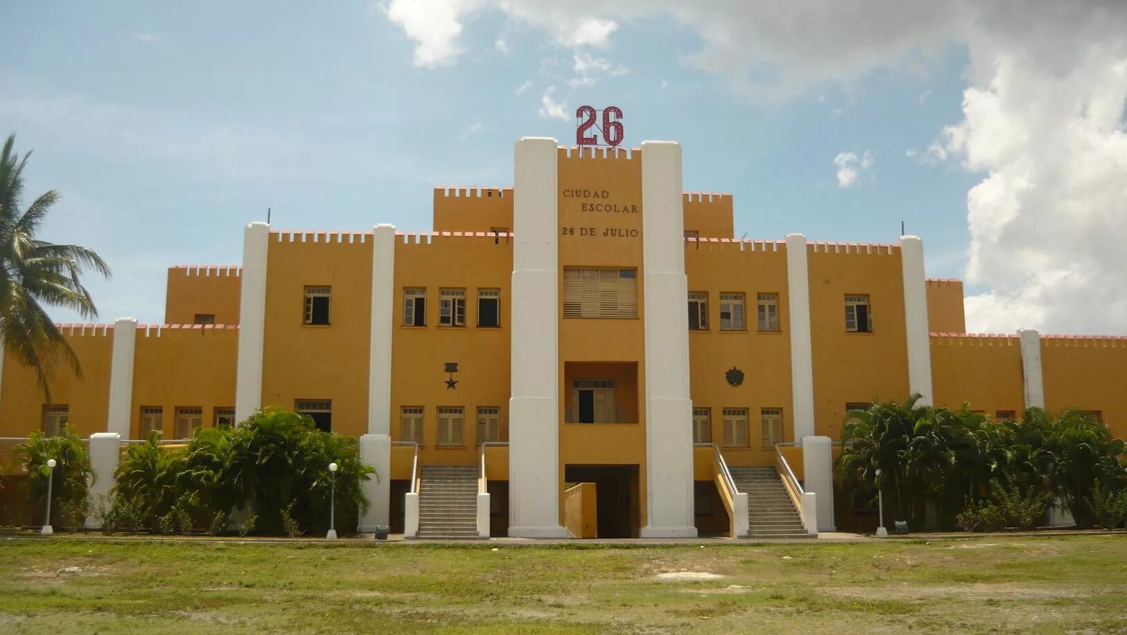 Казармы монкада. Казармы монкада. Казармы монкада. Штурм казарм монкада в городе сантьяго-де-куба. Штурм казарм монкада.