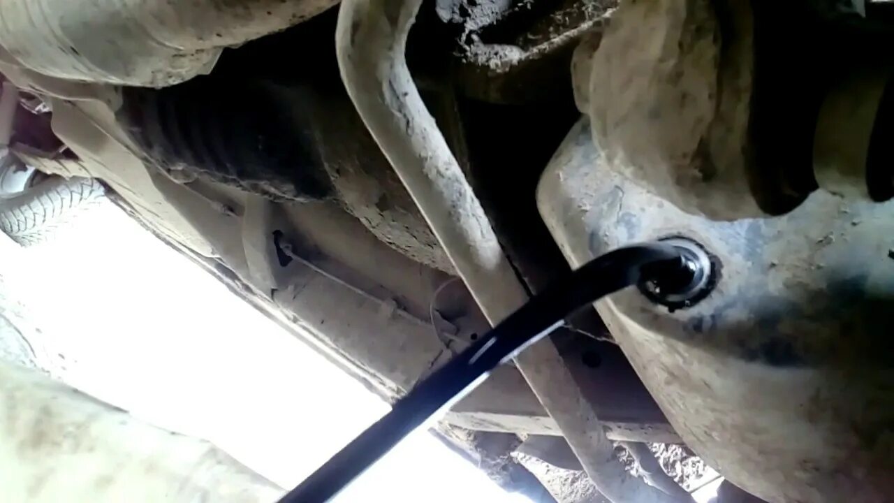 Замена масла 31105. Масло в гур волга 31105. масло в волгу с крайслером. замена масла в коробке волга 31105. радиатор гур волга 31105 крайслер.