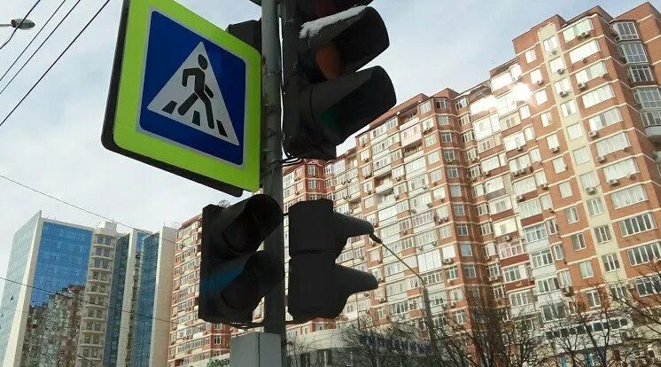 Работа ростов на дону светофор. Светофор ростов. светофор не работает. ливенцовка в ростове-на-дону светофоры. левенцовка ростов светофоры.