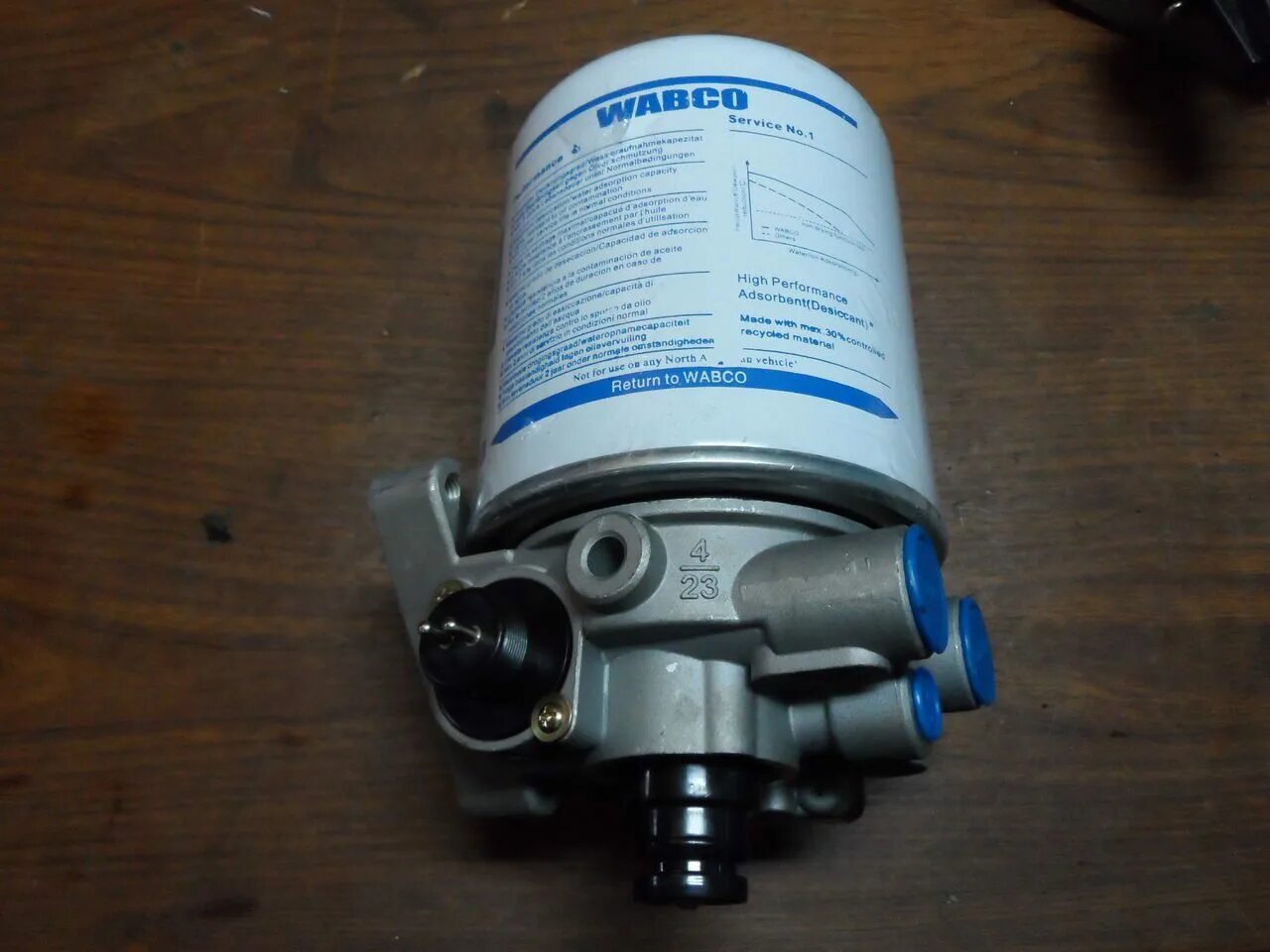 Фильтр осушителя воздуха wabco 4324102227. Осушитель воздуха паз 32053. Осушитель wabco. 4324101270 осушитель. Осушитель воздуха вольво ф12.