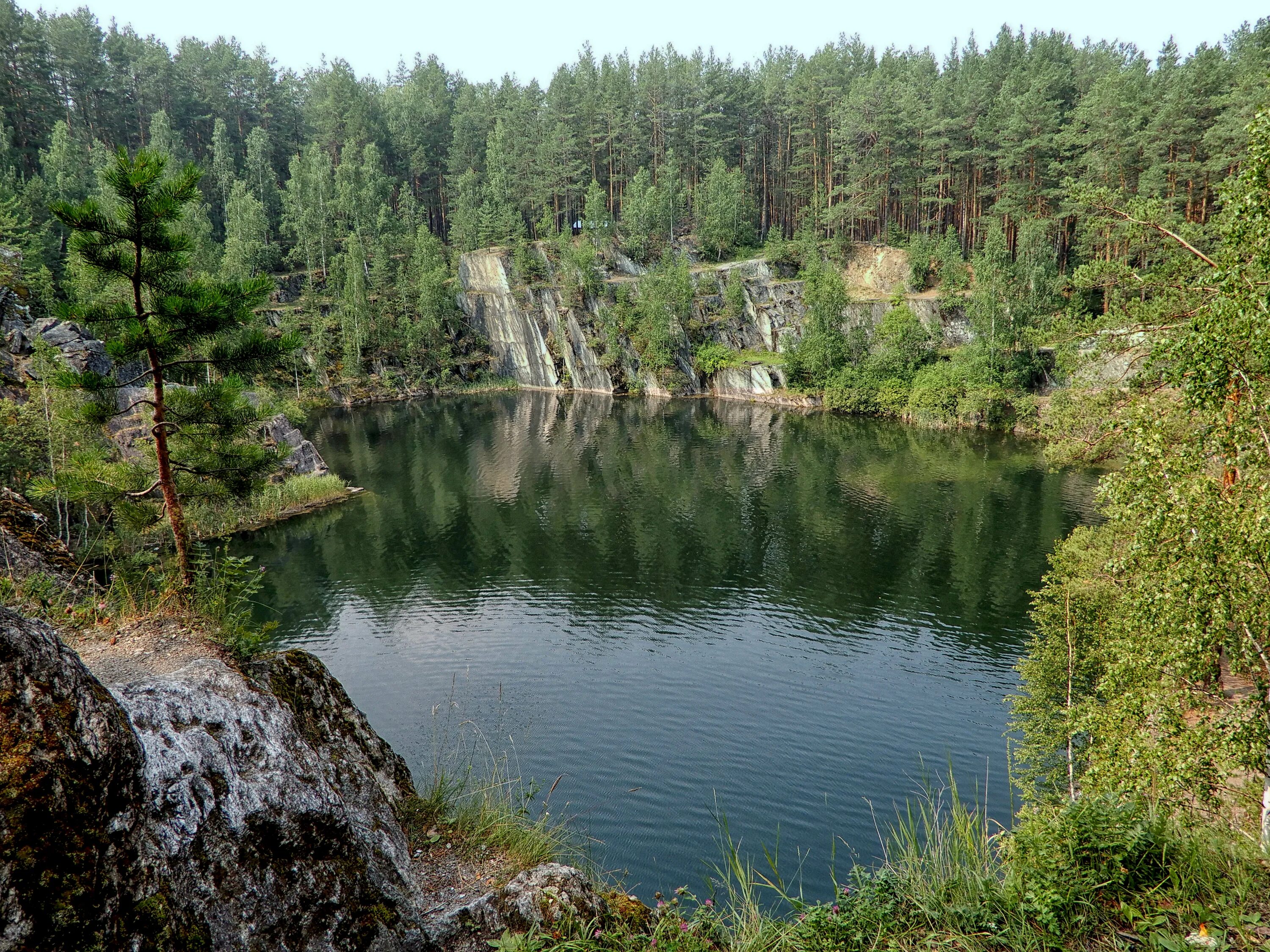 Природный парк Бажовские места и озеро Тальков камень. Сысерть озеро Тальков камень. Бажовский парк Сысерть. Тальков камень парк Сысерть. Сысерть камень