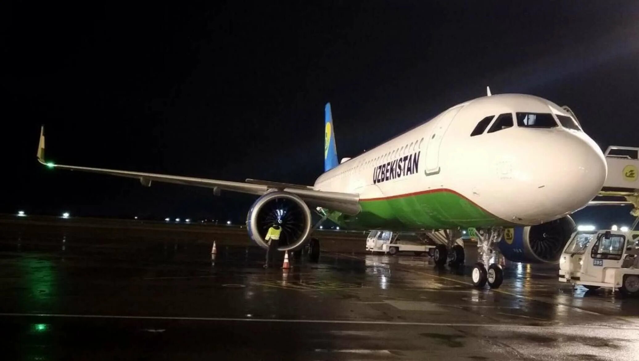 Uzb bugun. A320neo Uzbekistan Airways. Самолёт Uzbekistan Airways а320 Neo. Аэробус а320 Нео. Аэробус а320 хаво йуллари.