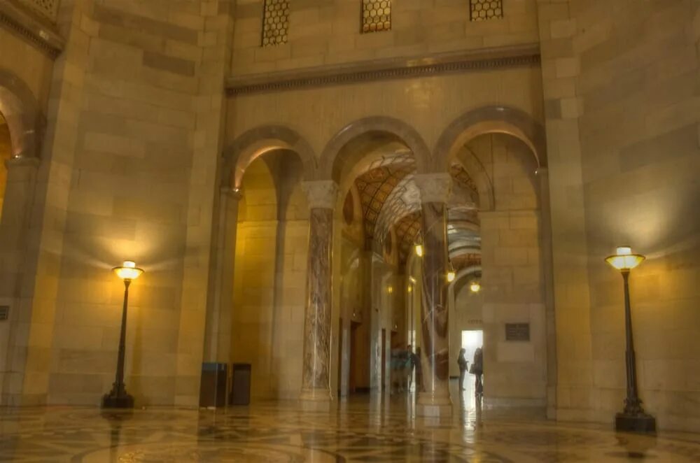 Сити холл видео от первого лица. Los Angeles City Hall. City Hall Interior. Ратуша Лос-Анджелеса внутри.