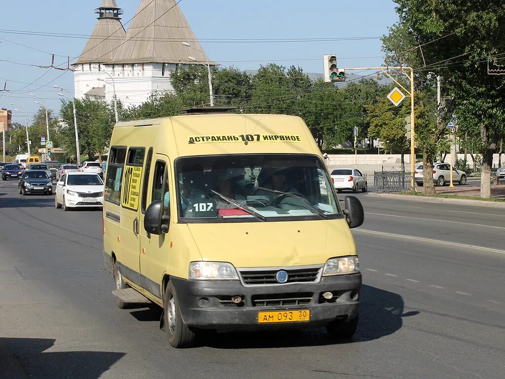 10 автобус астрахань. Микроавтобус Астрахань. 107 Маршрутка Астрахань. Астрахань Икряное маршрутка. Автовокзал Астрахань 107 маршрутка.