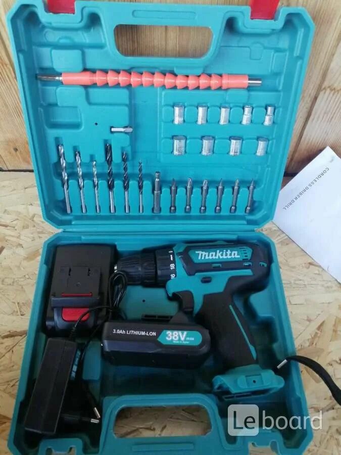Makita 38v. Дрель с набором сверл в кейсе. Makita 38. Шуруповерт макита 18 вольт 2. Makita 38.