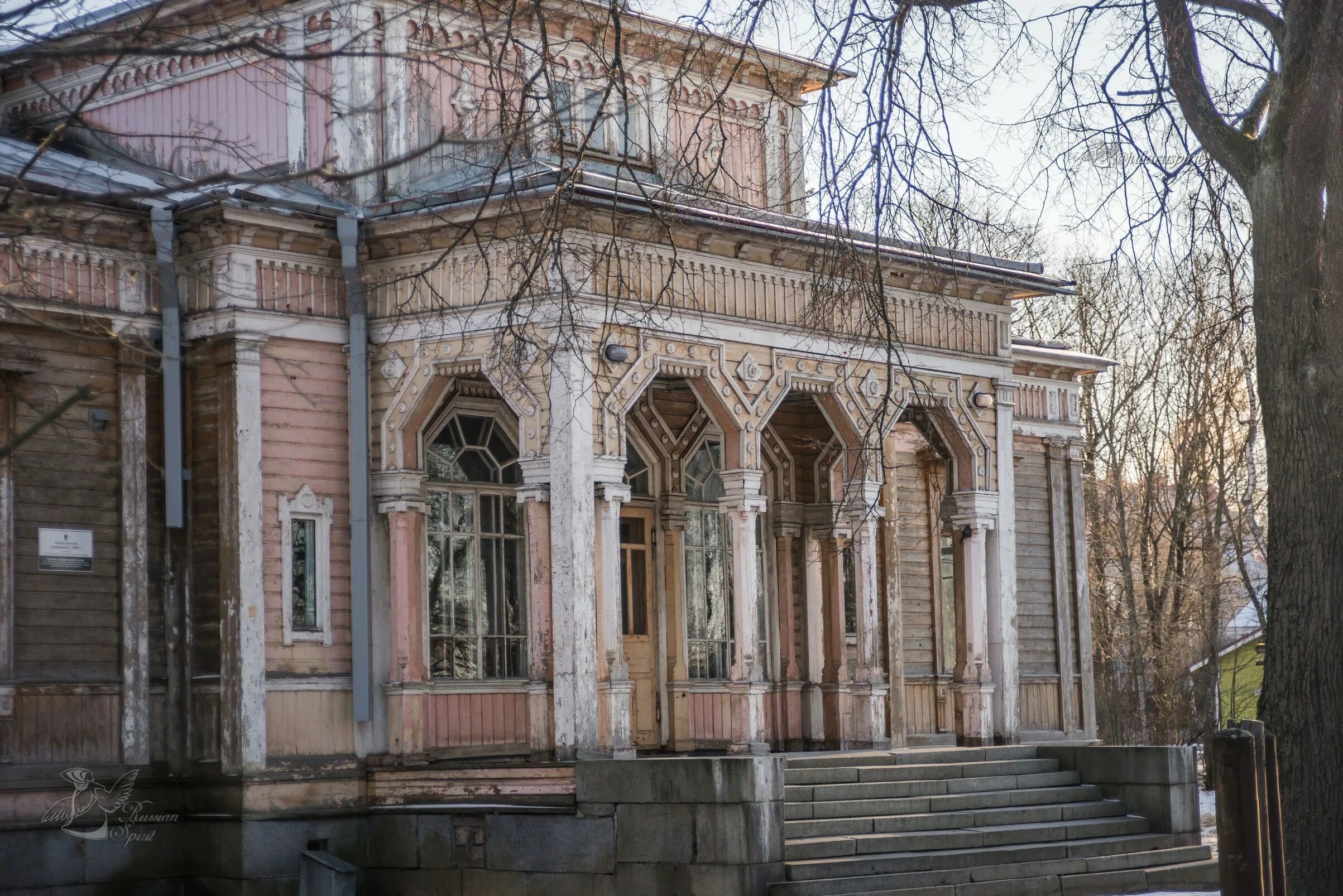 Ратуша сортавала. Здание ратуши сортавала. здание ратуши в городе сортавала. бывшая ратуша сортавала. карелия здание бывшей ратуши.