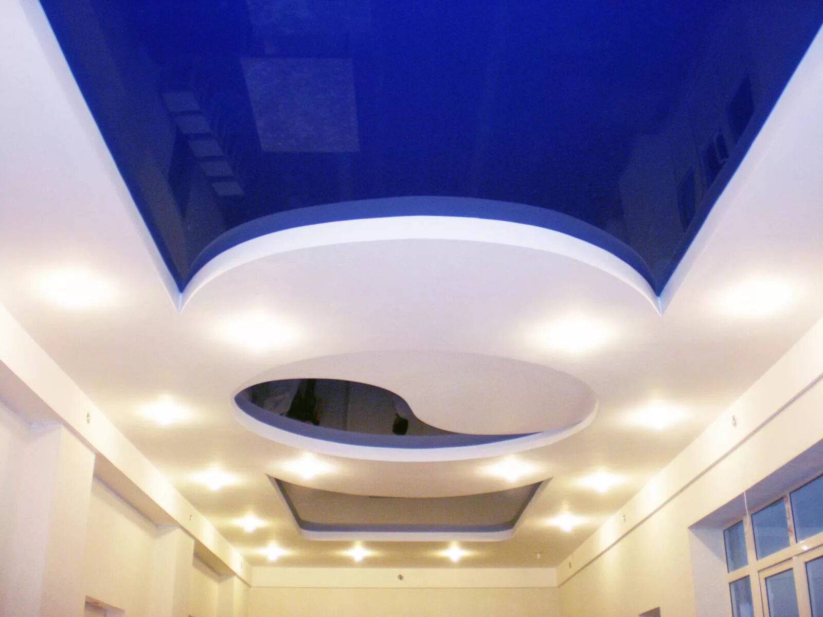Stretch ceiling. Многоуровневый потолок. Натяжные потолки. Навесные потолки. Красивые многоуровневые потолки.