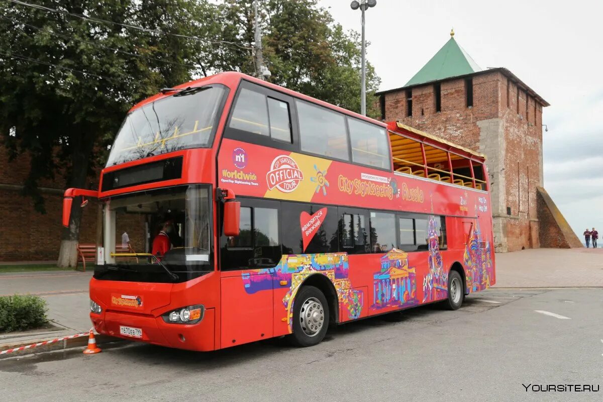 Экскурсионные автобусы нижний. City Sightseeing Нижний Новгород. Автобус Сити сайтсиинг. City Sightseeing Нижний Новгород автобус. Двухэтажный экскурсионный автобус в Нижнем Новгороде.