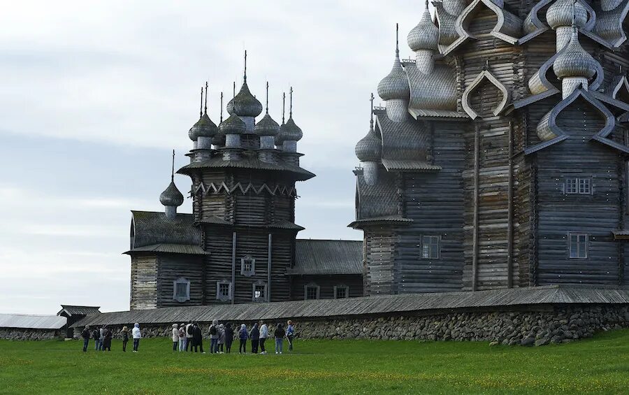 Кижский погост покровская церковь. Милиция кижи. Кижи, валаам, соловки. Петербург кижи валаам круиз. Валаам кижи фото.