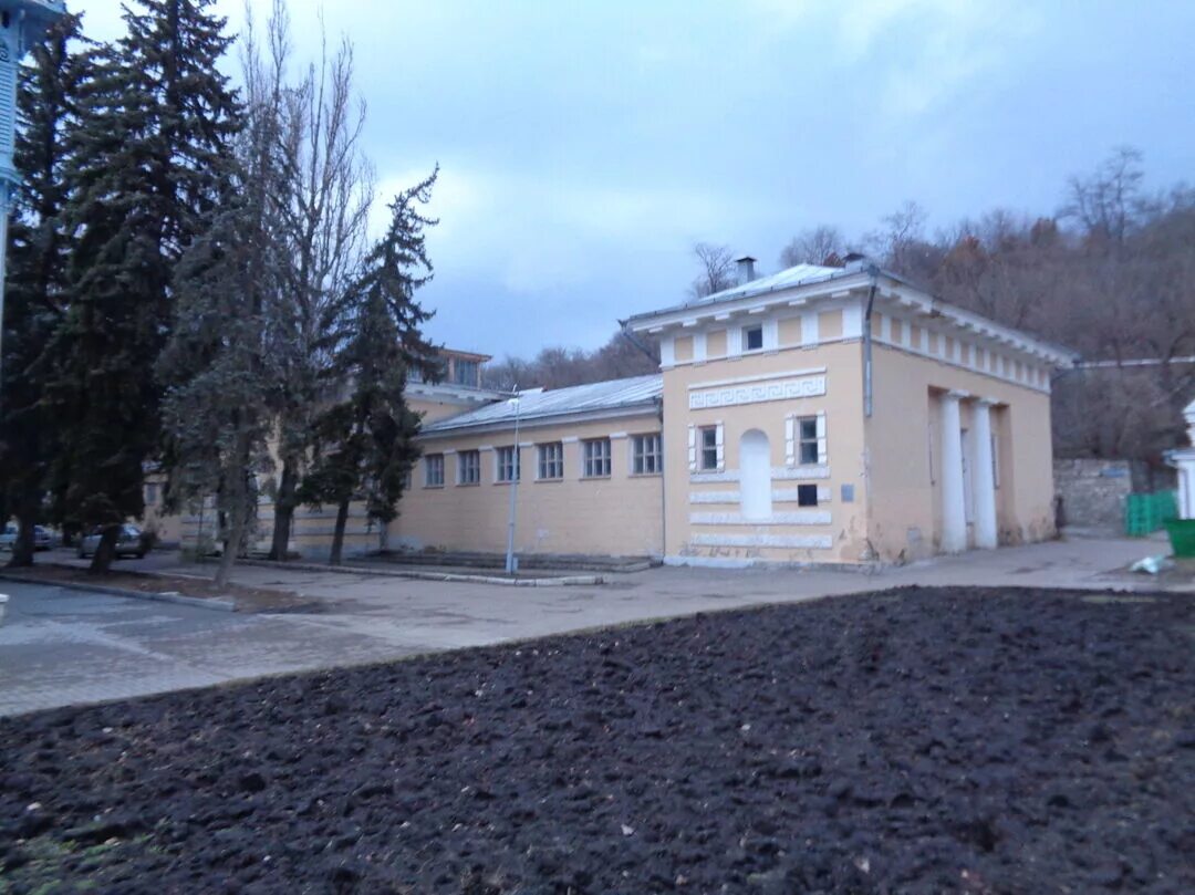 Гостиницы в г. Лермонтовские ванны. Ермоловские ванны пятигорск. Лермонтовские ванны. Лермонтовские (николаевские) ванны.