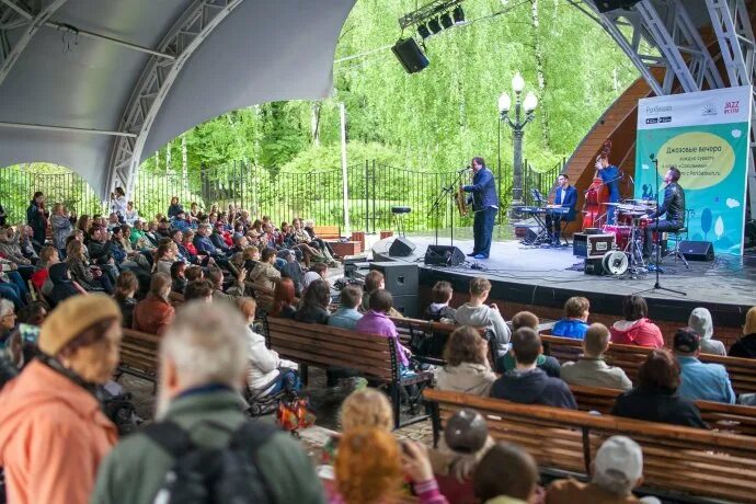 Интересные мероприятия. Зеленый театр вднх москва. Парк сокольники концерт. Парк сокольники симфоническая эстрада. Сцена в парке сокольники.
