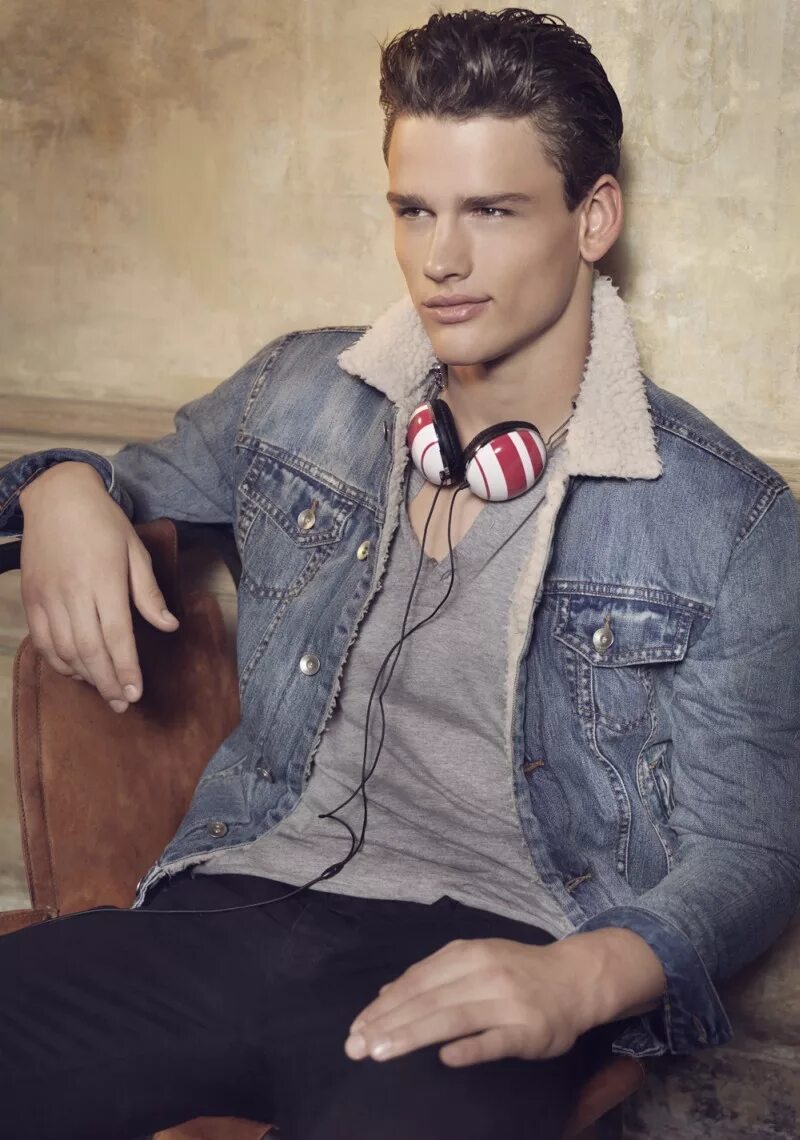 24 августа мужчина. Симон Нессман. Саймон Нессман (Simon Nessman). Simon Nessman модель. Simon Nessman 2021.