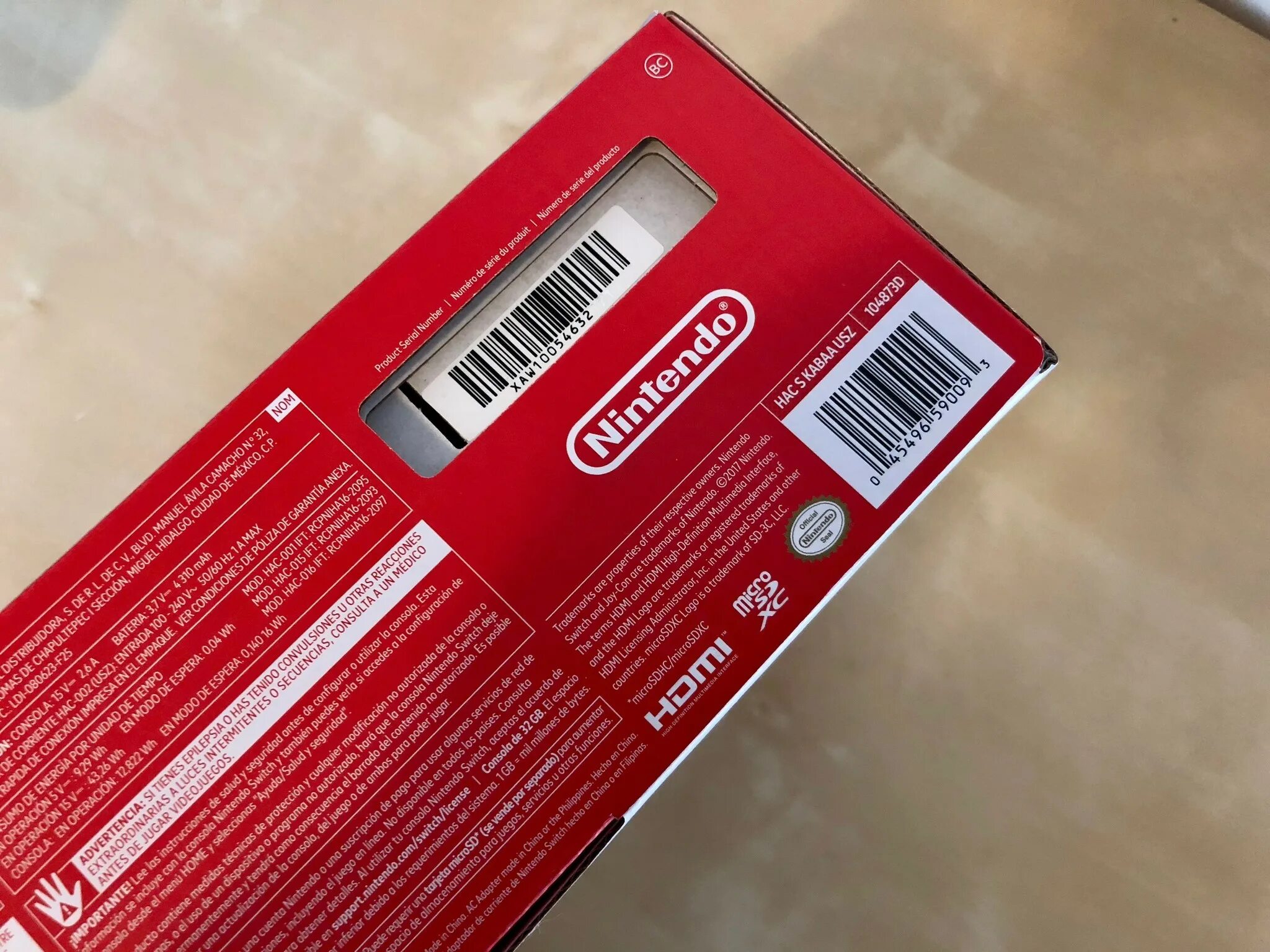 Nintendo switch code. Серийный номер Nintendo Switch. Nintendo Switch Lite серийный номер. Серийник Нинтендо свитч. Серийный номер на коробке Нинтендо.