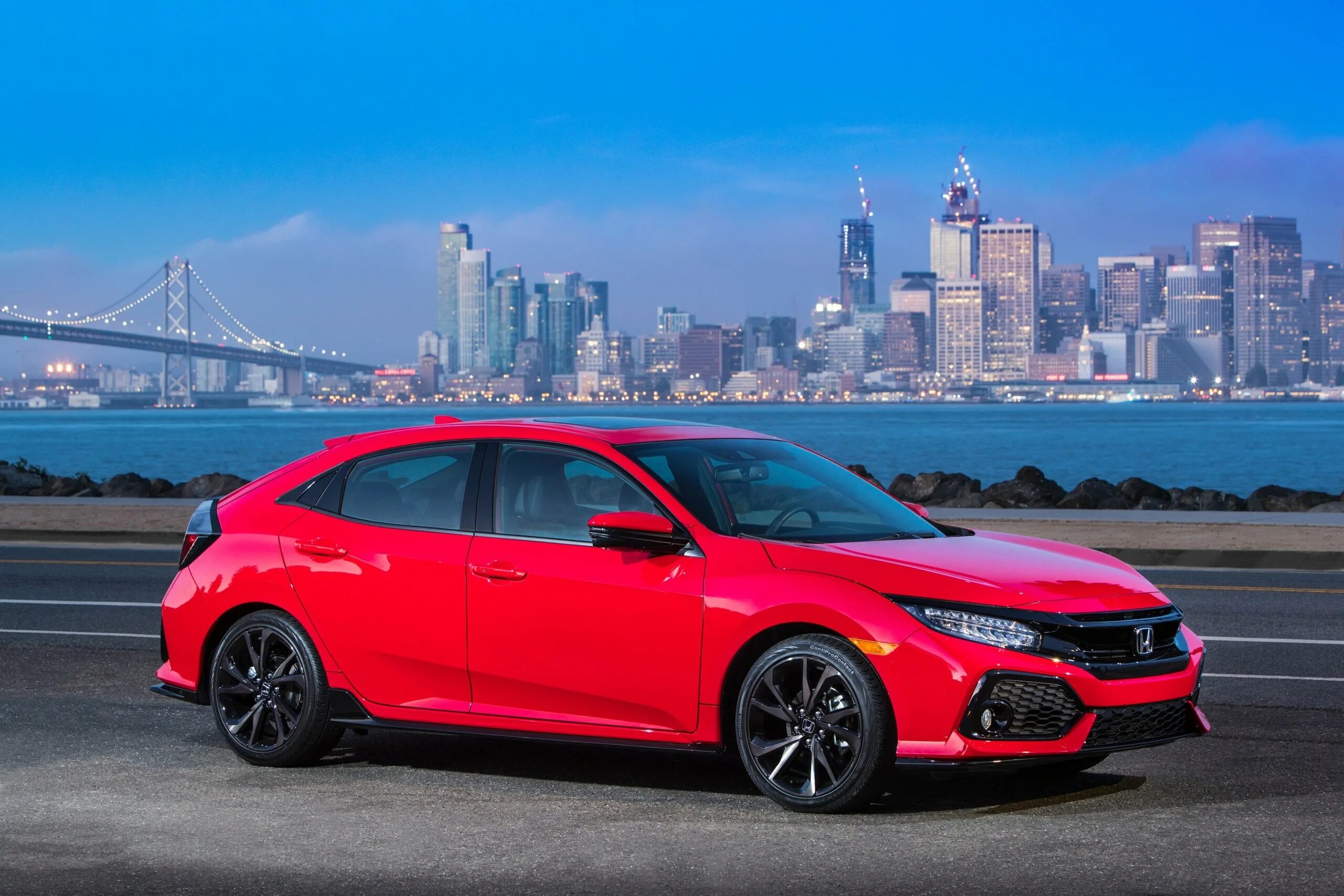 Honda fk7. Honda Civic 2017 Hatchback. Honda Civic 2018 Hatchback. Honda Civic 2019 хэтчбек. Хонда Сивик красная 2019.