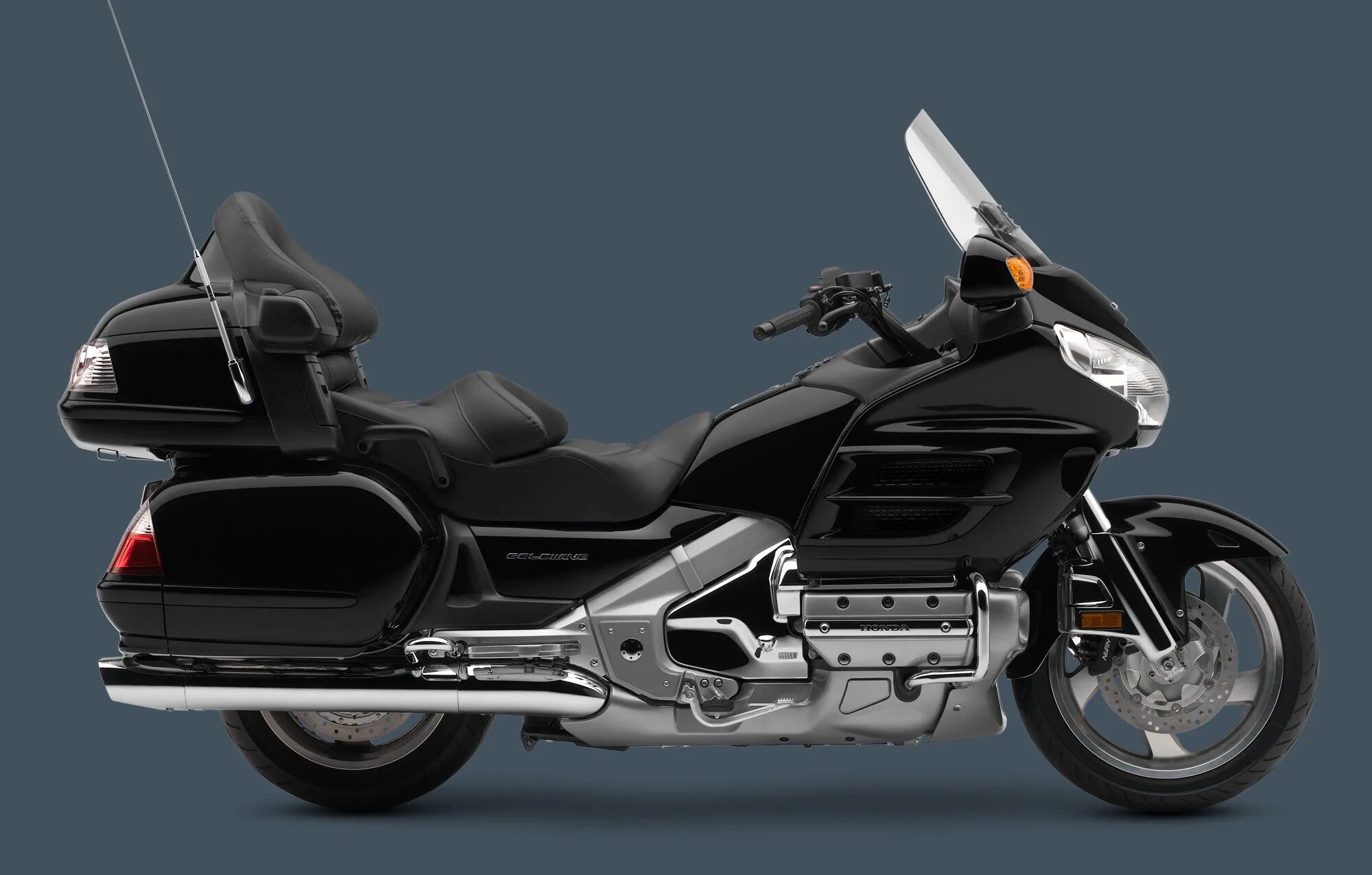 Мотоцикл honda gold wing. Honda Gold Wing 1800. Honda gl1800 Gold Wing. Honda Gold Wing 2008. Honda Gold Wing 1800 2008.