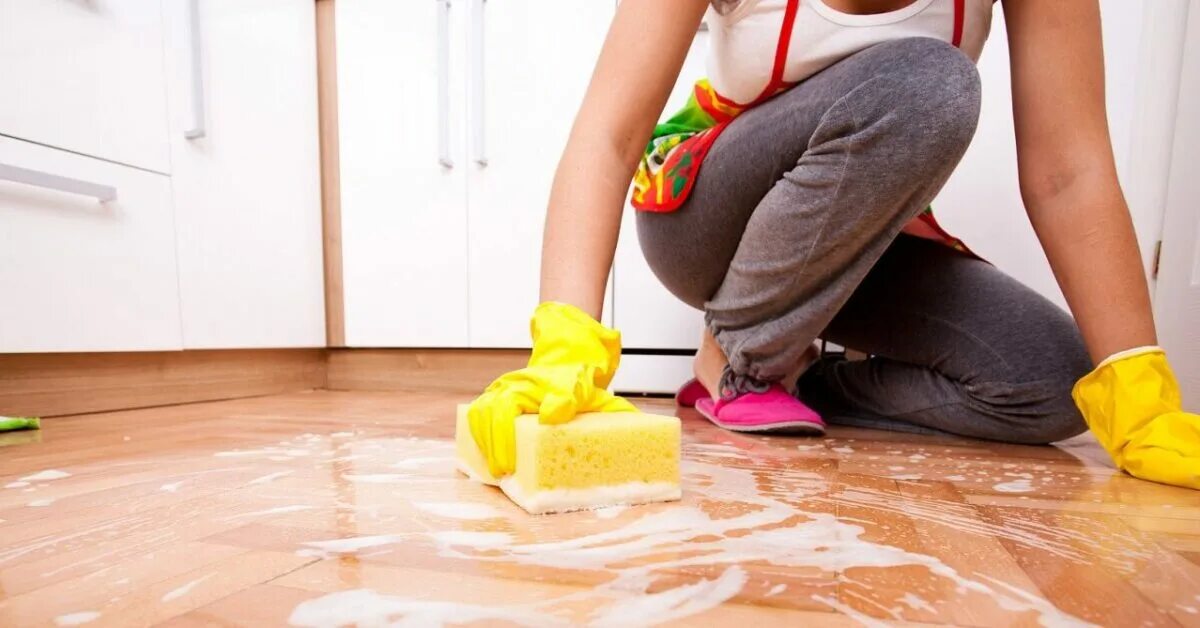 Включить влажную уборку. Влажная уборка. Чистота в комнате. Включить влажную уборку. Уборка квартир.