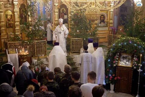 Сколько времени идет ночная служба на рождество