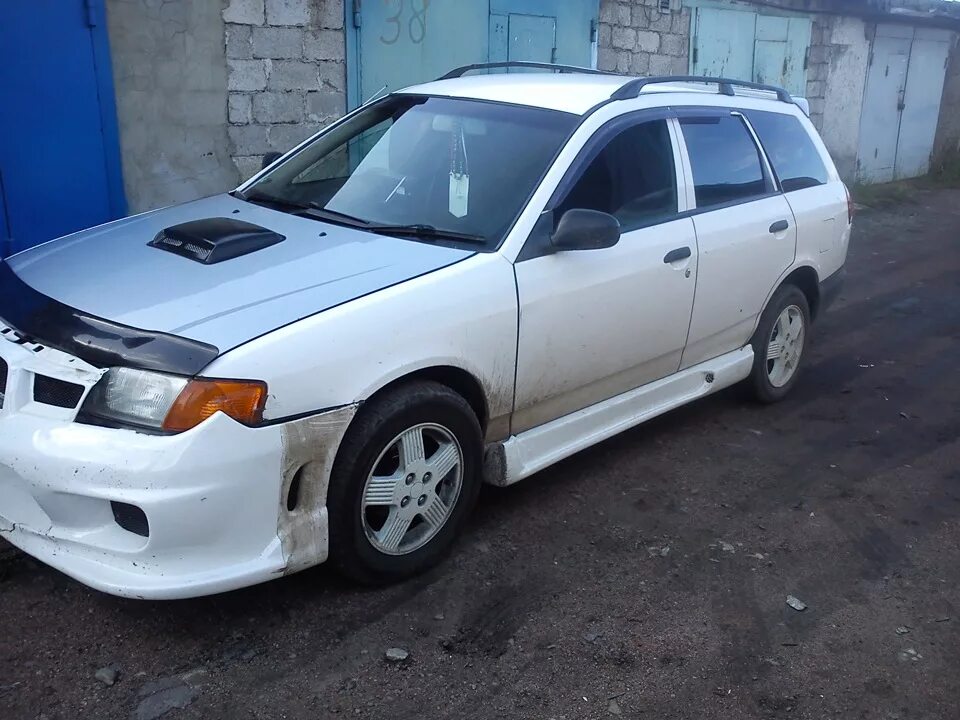 Nissan wingroad 2000 года. Nissan ad y11. Nissan ad 11 кузов. Nissan Wingroad 11 кузов. Ниссан ад 2001 y11.