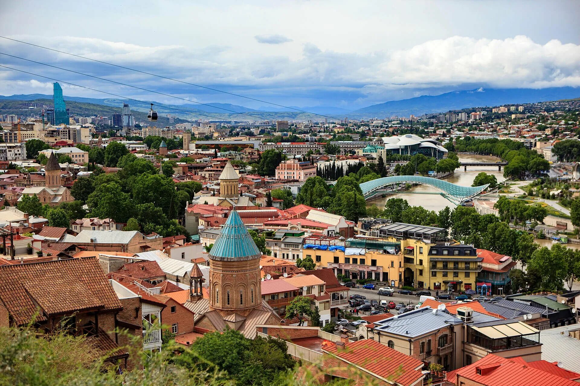 Где город тбилиси. Тбилиси обзорная экскурсия. Грузия Тбилиси достопримечательности. Старый Тбилиси панорама. Старый Тбилиси достопримечательности Тбилиси.