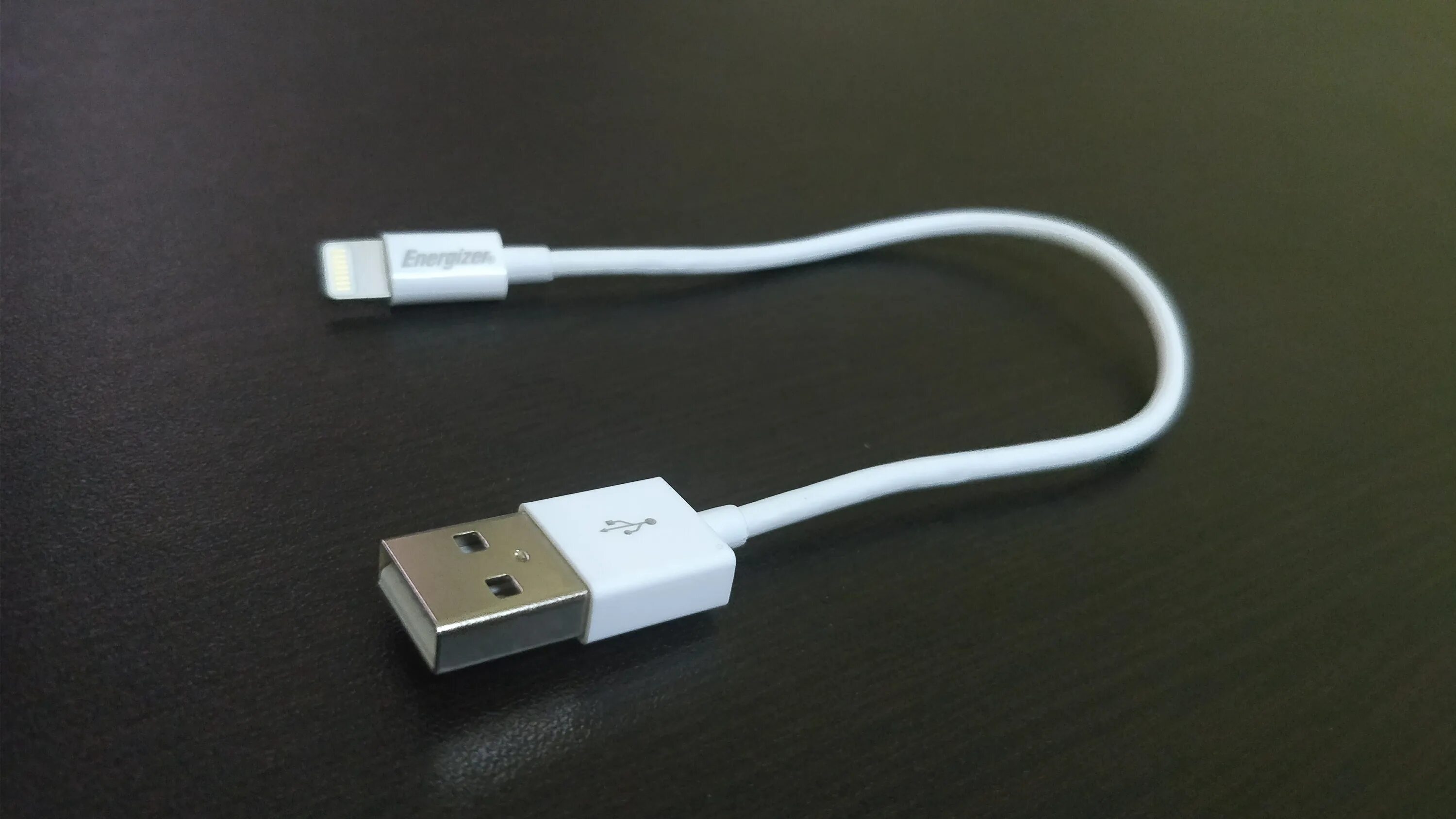 Usb lightning оригинал. Кабель Лайтнинг юсб. Зарядка USB Лайтнинг. Провод Apple Lightning USB. Кабель USB g03 силиконовый Lightning.