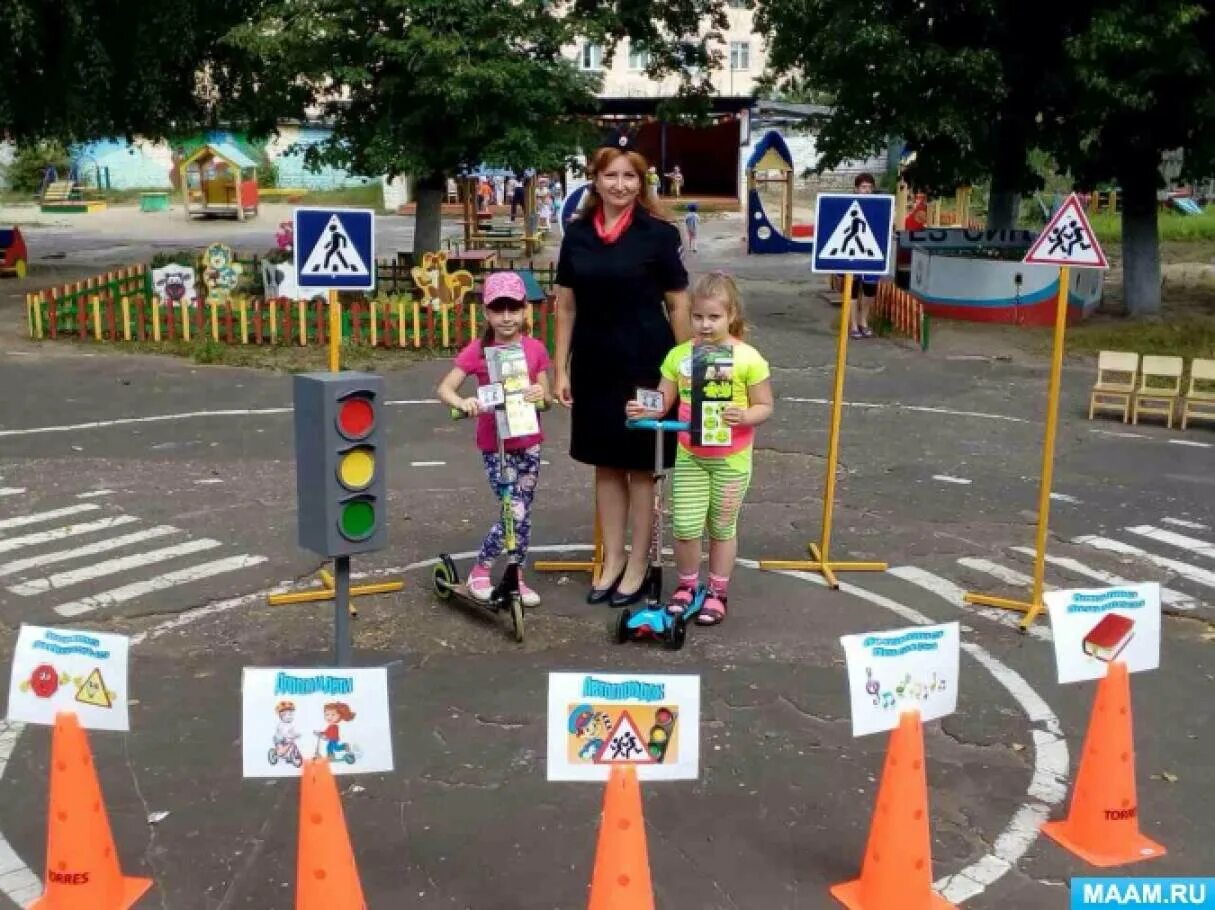 Движение первых в доу. ПДД В ДОУ на улице. Квест по ПДД В детском саду на улице. ПДД на улице в детском саду старшая группа. Фотоотчет по правилам дорожного движения.