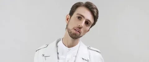 Исполнитель песни журек