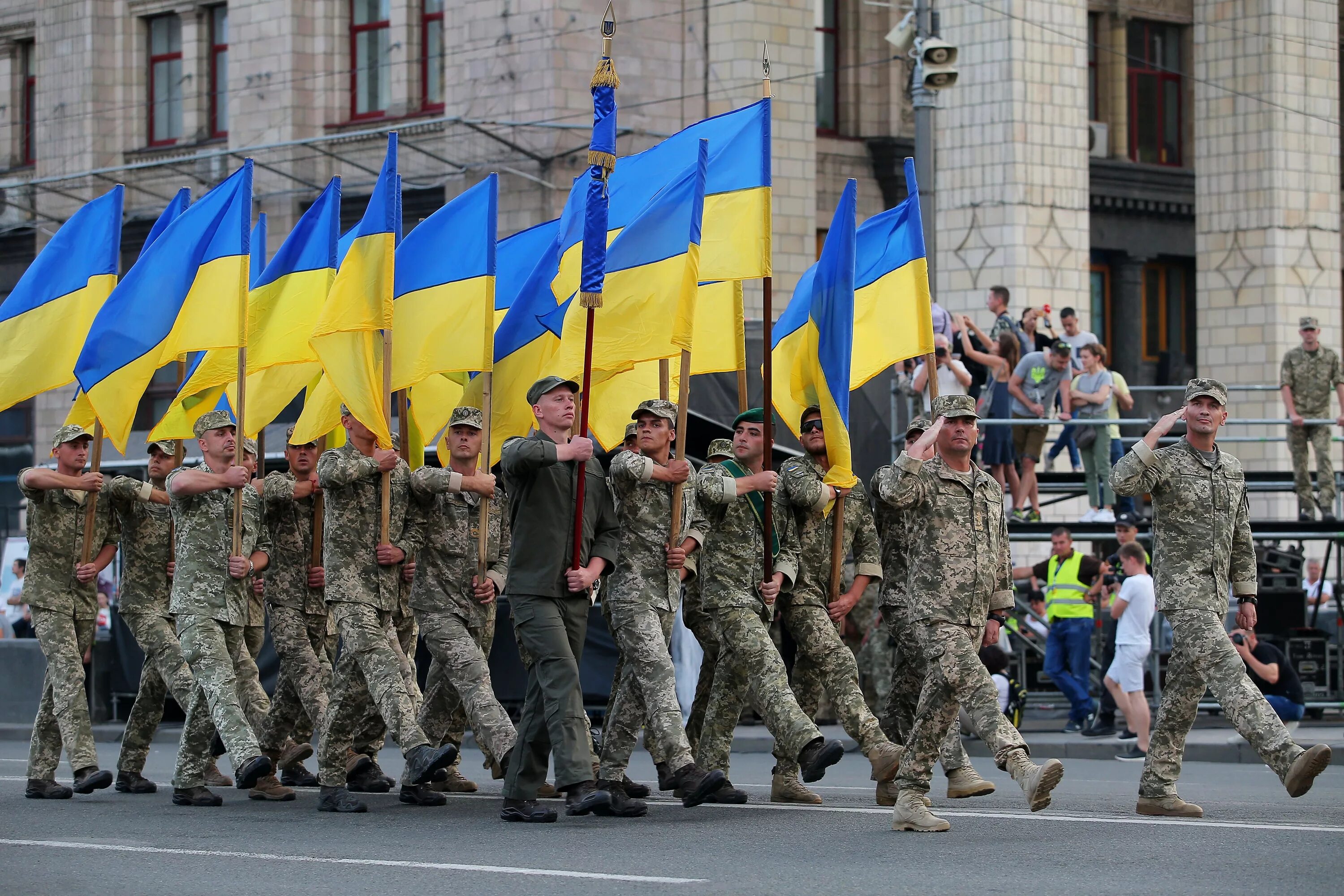 Украинские военные. Министерство обороны Украины. Парад украинских и российских войск. Перешел на сторону украинцев