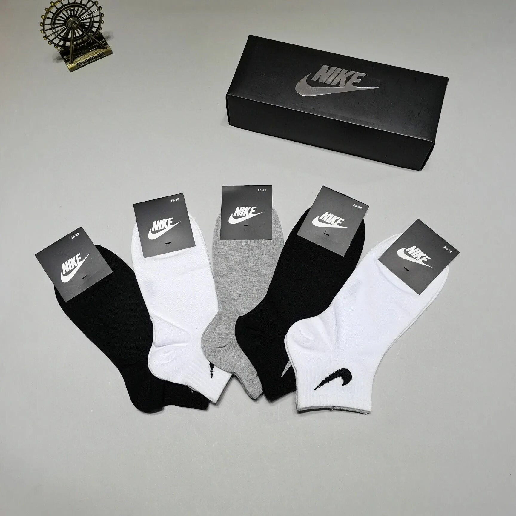 Носки nike комплект. Nike 3 pack essential stripe socks. Носки найк мужские. Носки найк черные короткие. Белые носки найк 308.
