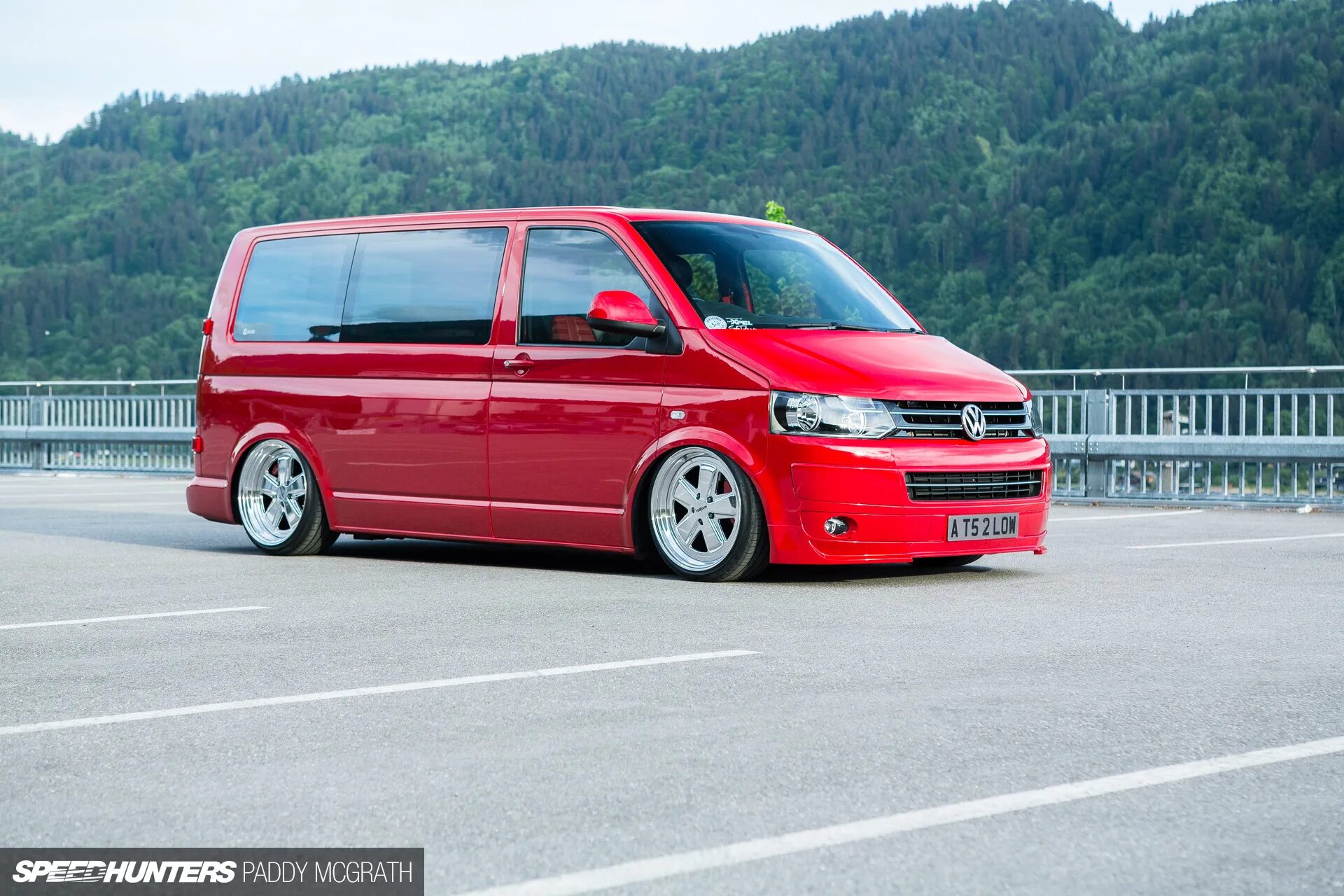 Фольксваген Transporter t5. VW Transporter t6 stance. Volkswagen Transporter t5 красный. VW t5 stance. Фольксваген т5 gp