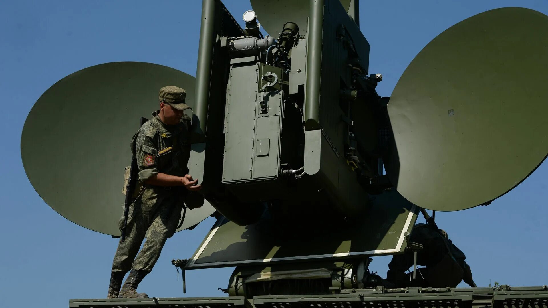Станция рэб репеллент. Комплекс рэб дивноморье. 1рл257 «красуха-4». Комплекс рэб красуха-4. Рэб зеркальце.