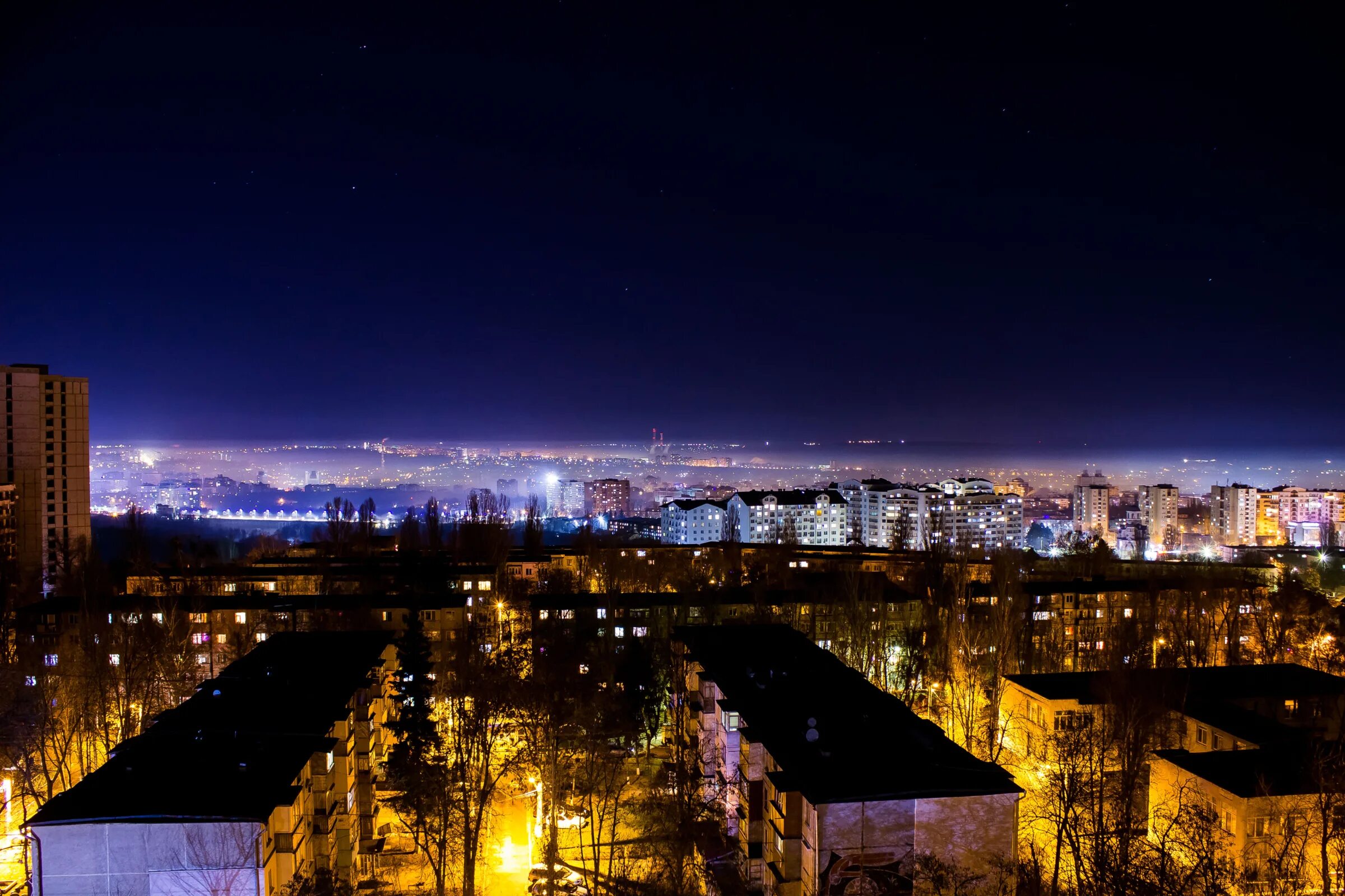 Рышкановка кишинев. Молдова город Кишинев. Кишинев панорама. Ночной Кишинев Молдова. Кишинев ночью.