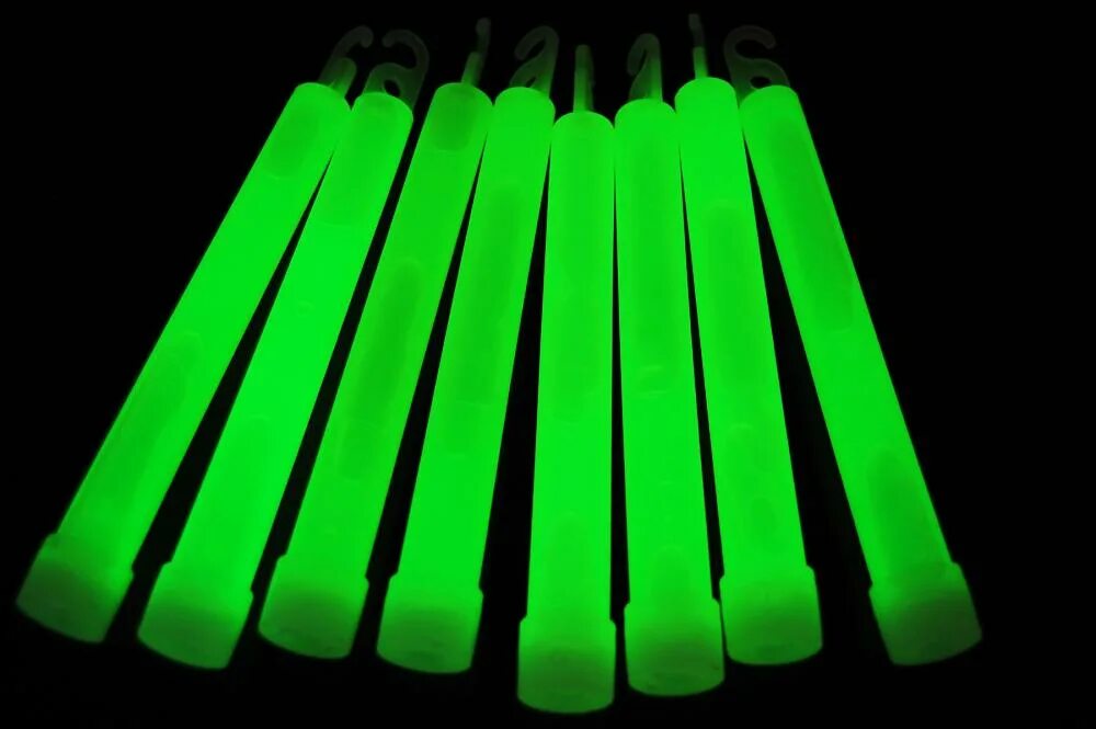 Неоновая палка. Светящиеся палки. Светящаяся палочка. Светящиеся палочки зеленые.