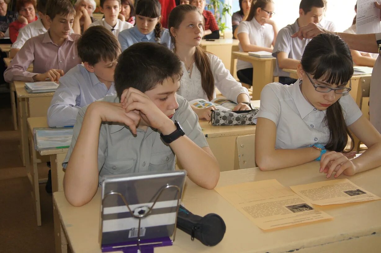 сайт школы 11 г южно-сахалинск. школьники в классе. кулешовская сош 16 азовского района. нападение террористов на школу в казани. казань террорист в школе.