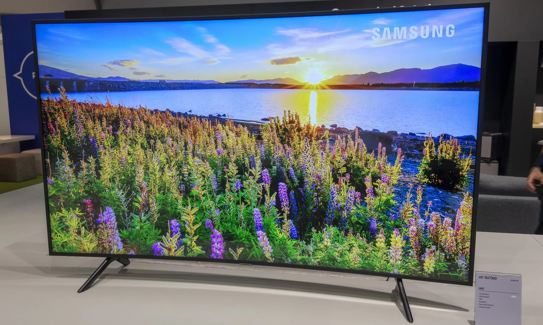 Samsung телевизоры 2023 купить. Самсунг UE 55 tu 8500. Телевизор самсунг ue40j6200au. Samsung телевизор 2019 qe65. Телевизор Samsung 43 tu 8500.