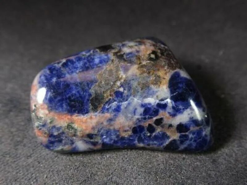 Содалит, пирит, хризопраз, топаз. Говлит и содалит. Содалит камень кому подходит по знаку. Уральские самоцветы содалит. Содалит камень кому подходит по знаку.