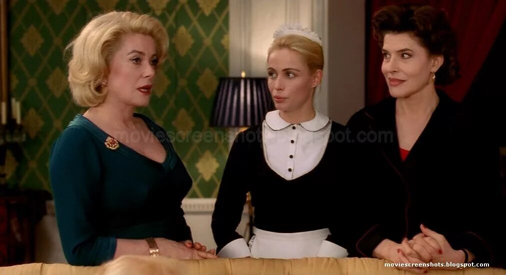 8 женщин (2002). Пьеса робера тома 8 любящих женщин. Катрин денев в фильме 8 женщин. Франсуа озон 8 женщин. 8 женщин фильм 2001 катрин денев.