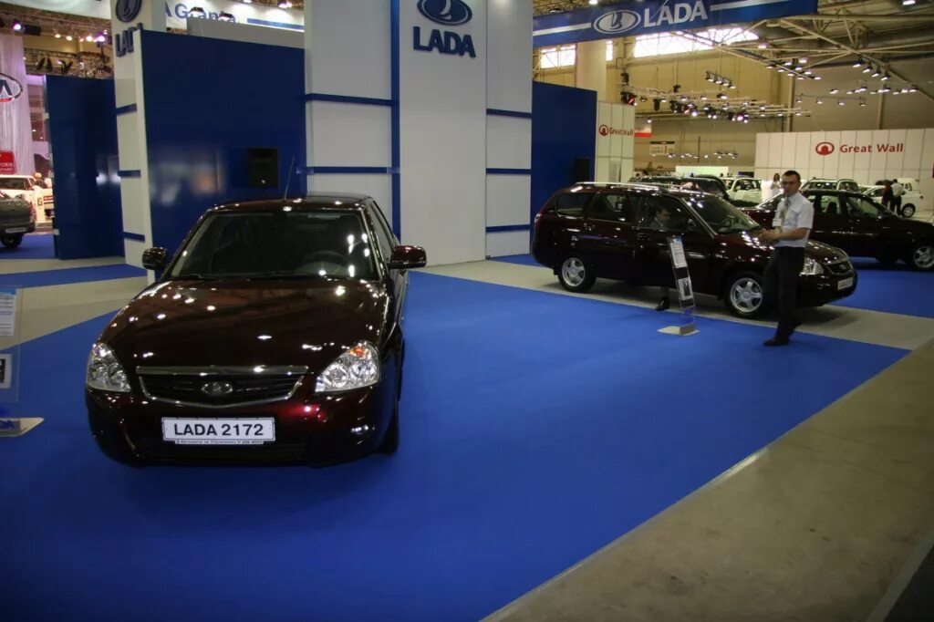 Автогермес джили. Дилер автоваз. Автомобильный салон лада. Автосалон ваза в москве. Автосалон ваз.