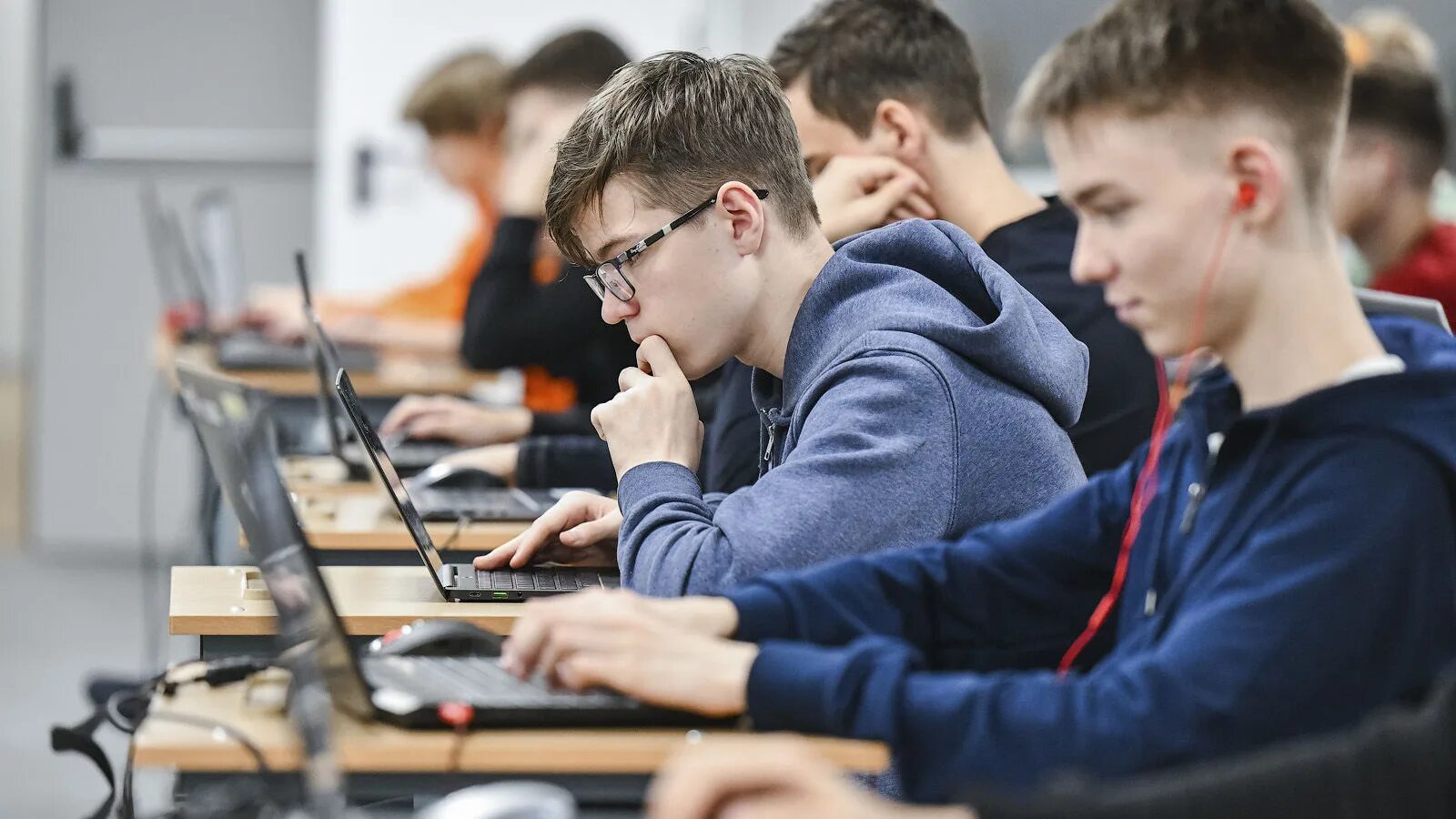 Информационный урок. Сириус студенты. информационные технологии студент. уроки кибербезопасности. турнир по кибербезопасности.