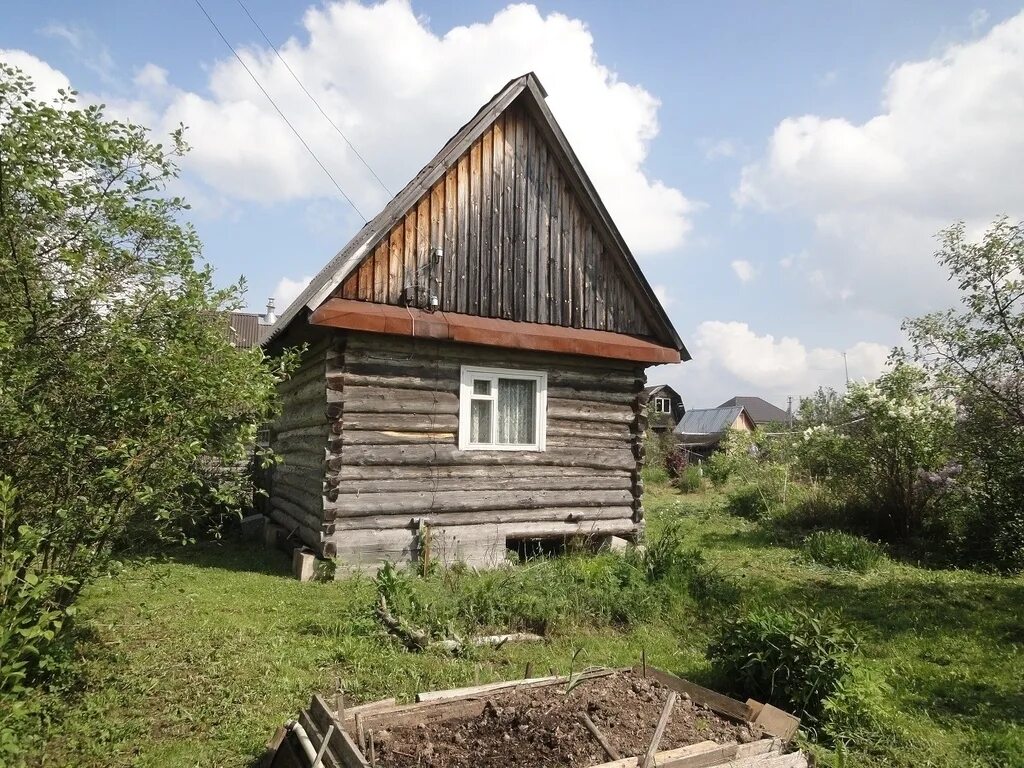Дома рядом с тверью