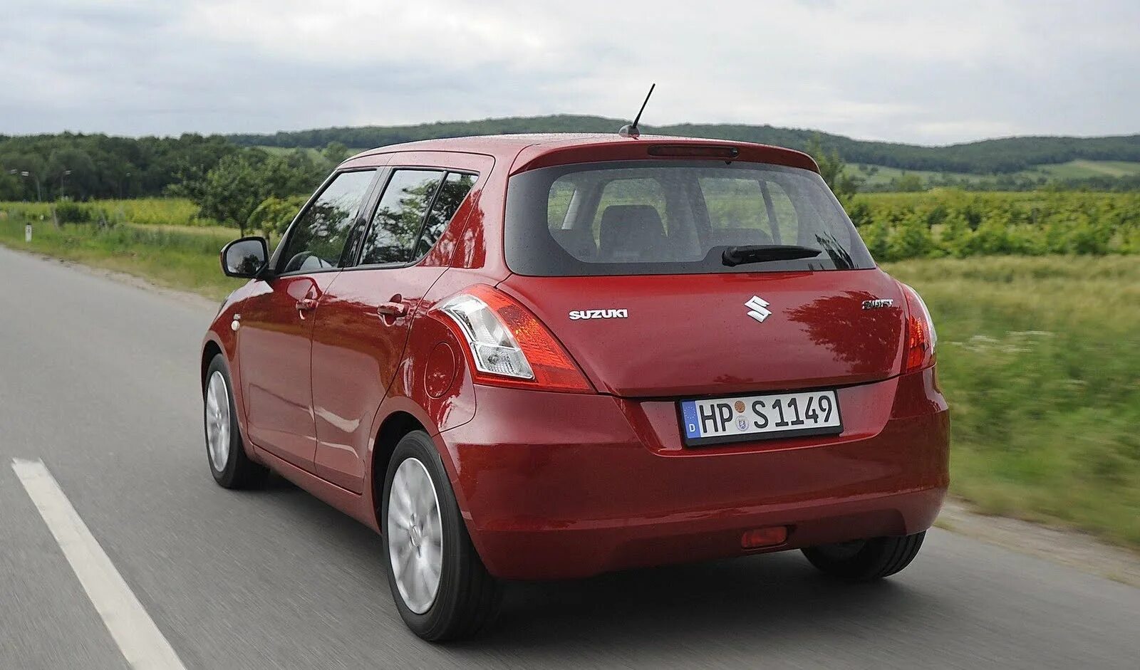 Сузуки свифт поколения. Сузуки Свифт 4 поколение. Suzuki Swift 2010. Сузуки Свифт 2011. Suzuki Swift 4 2010.