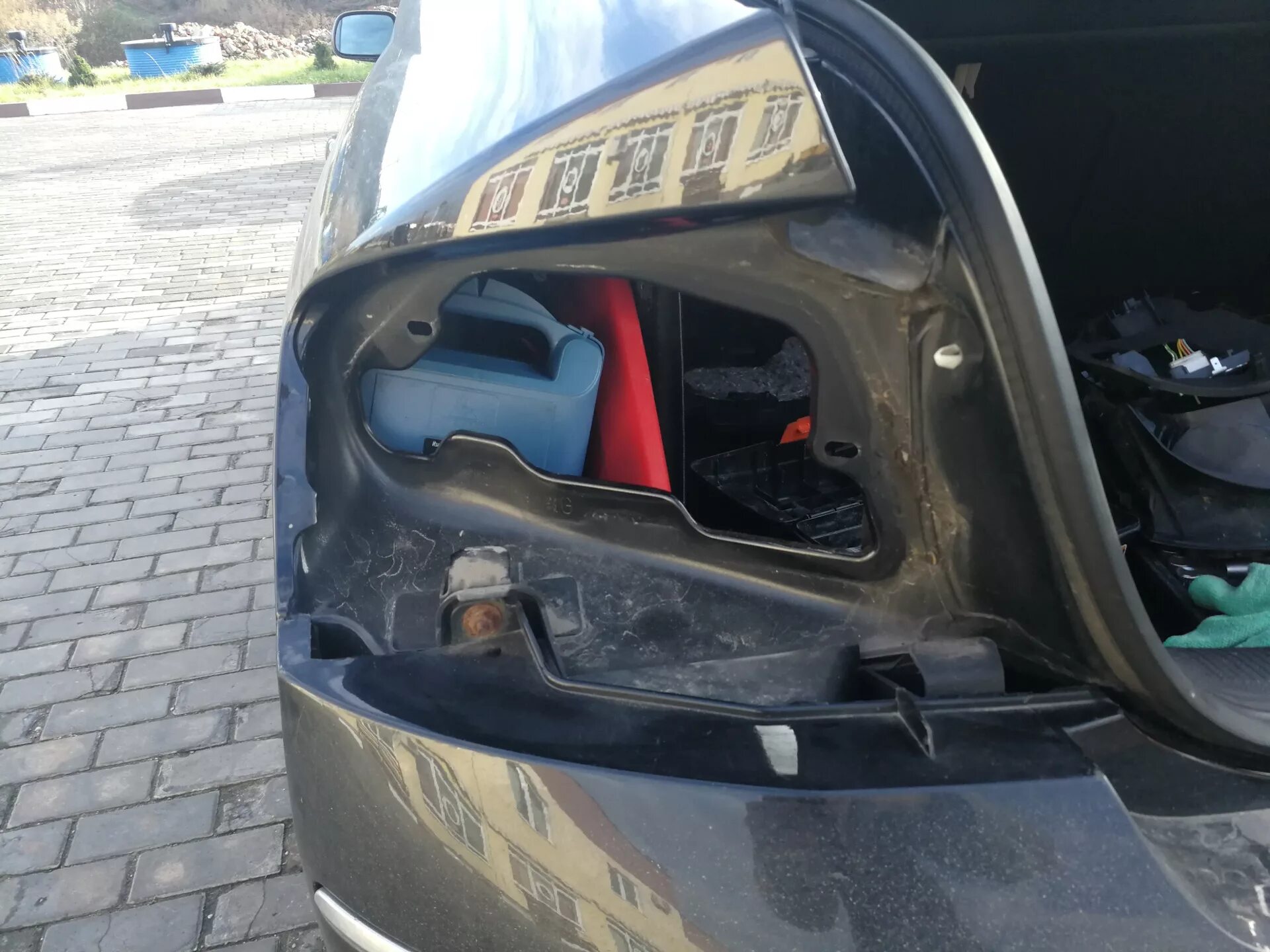 How to Replace the Rear Light Unit on a Peugeot 307 - YouTube