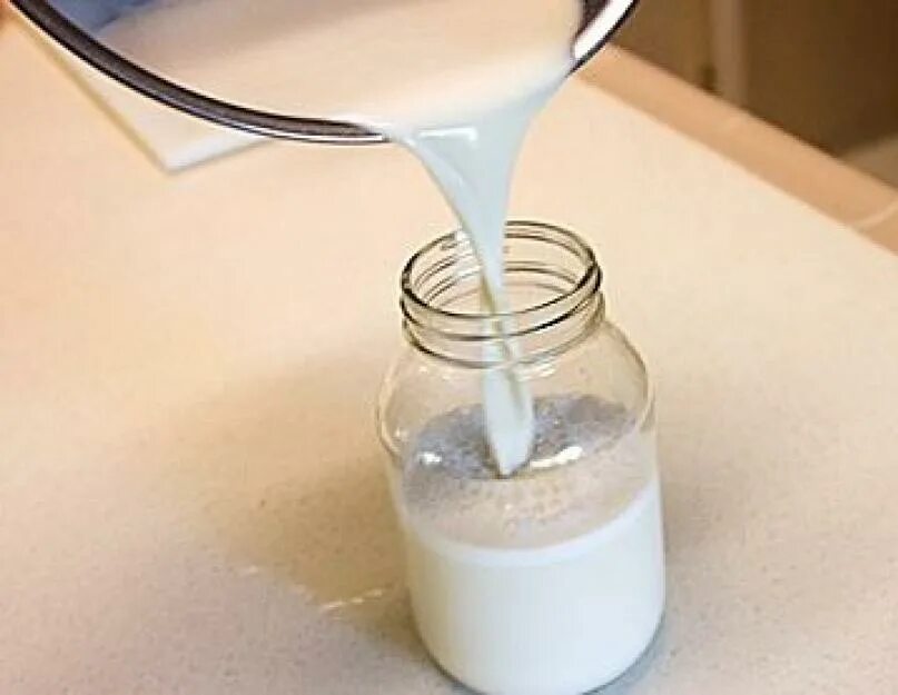 Soak m 4000 - boiled milk. Банка с молоком. Застаивается молоко что делать. Молочный продукт айран. Застаивается молоко что делать.