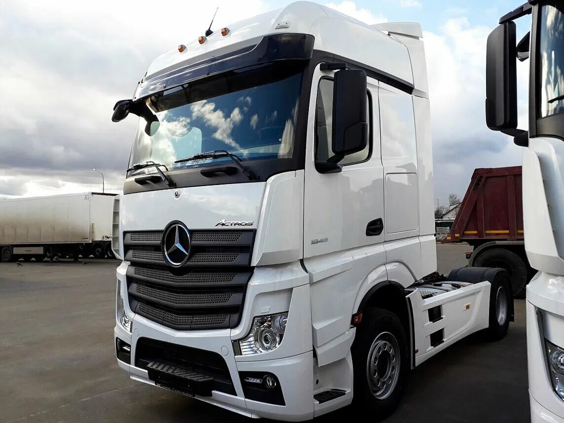 Купить седельный мерседес. Мерседес-Бенц Актрос 1845. Тягач. Mercedes Benz Actros 2019. Мерседес Актрос 2021. Мерседес Бенц Зетерс тягачь.