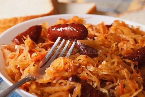 Кислая капуста с сосисками