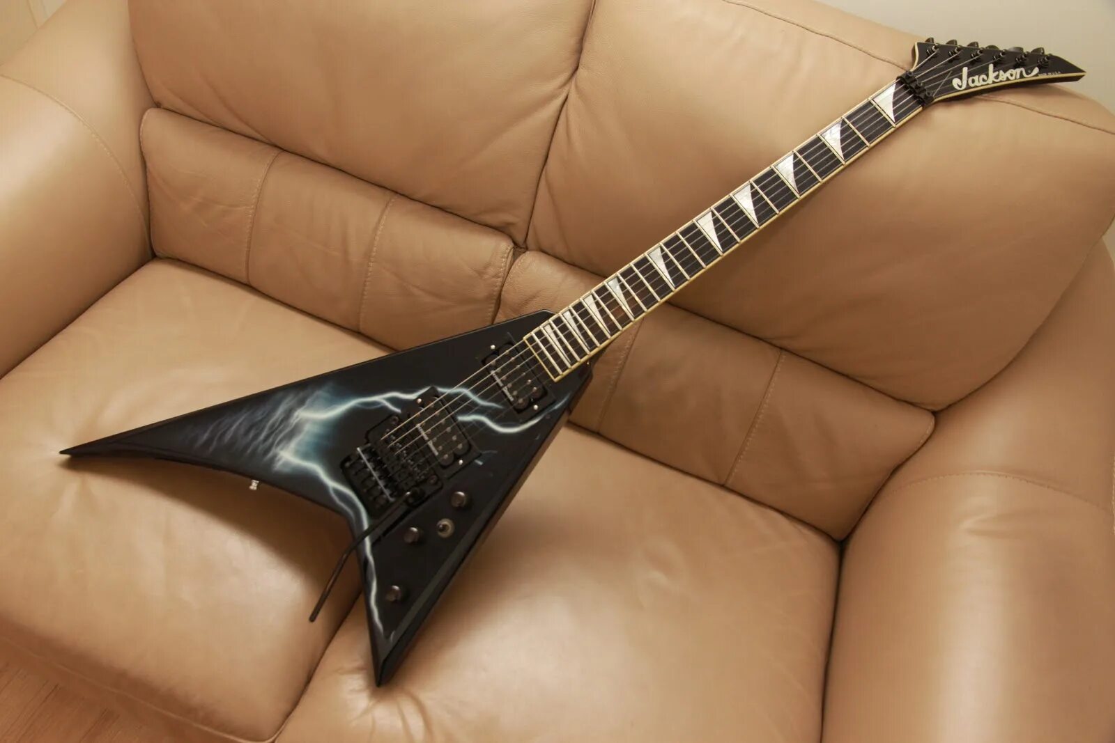 Jackson array. Jackson rr1. jackson custom shop rr1. jackson rr1 lightning sky. jackson rr custom.
