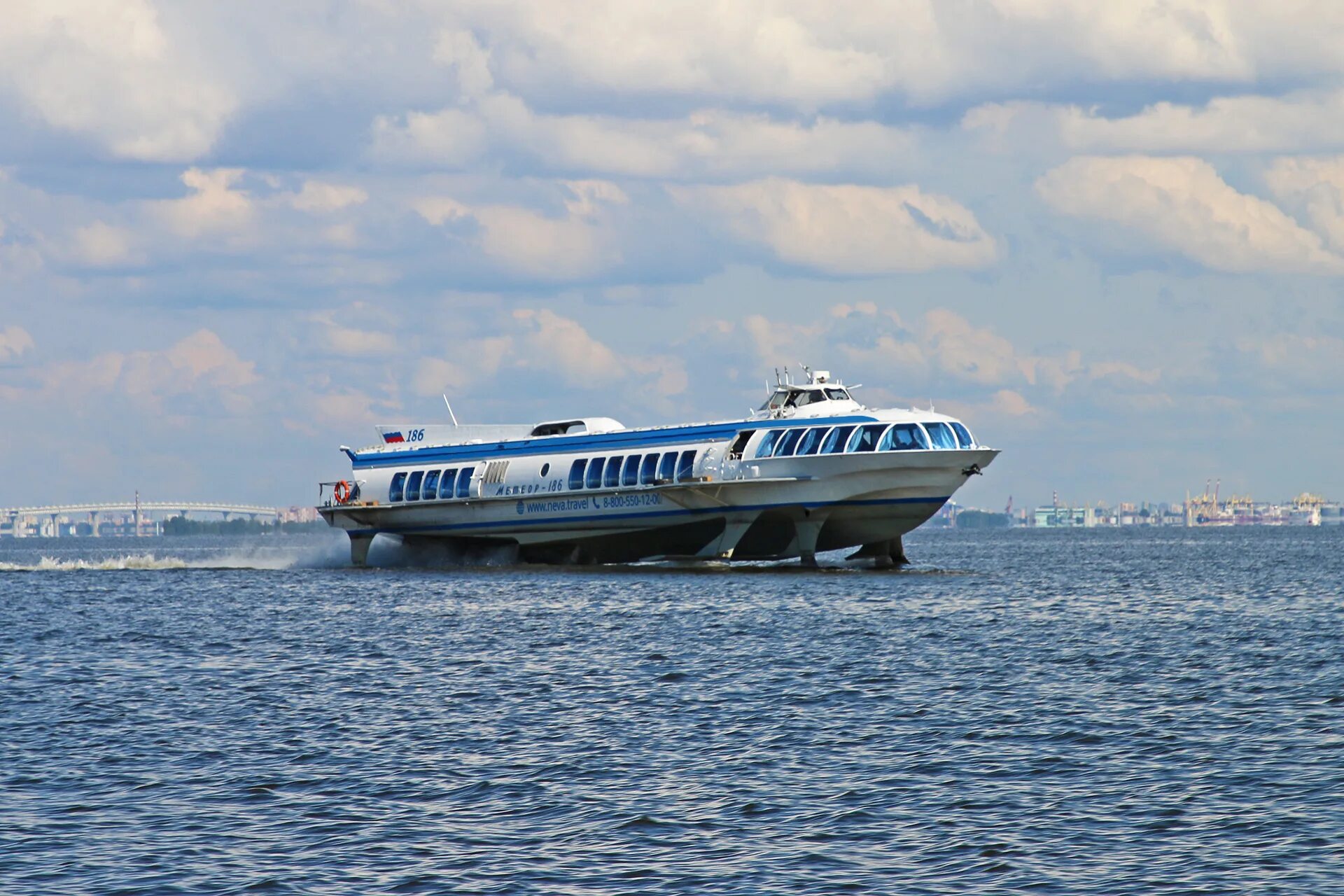 Метеор скоростное судно. Теплоход метеор в санкт-петербурге. метеор 186. метеор теплоход спб. скоростной теплоход метеор казань.