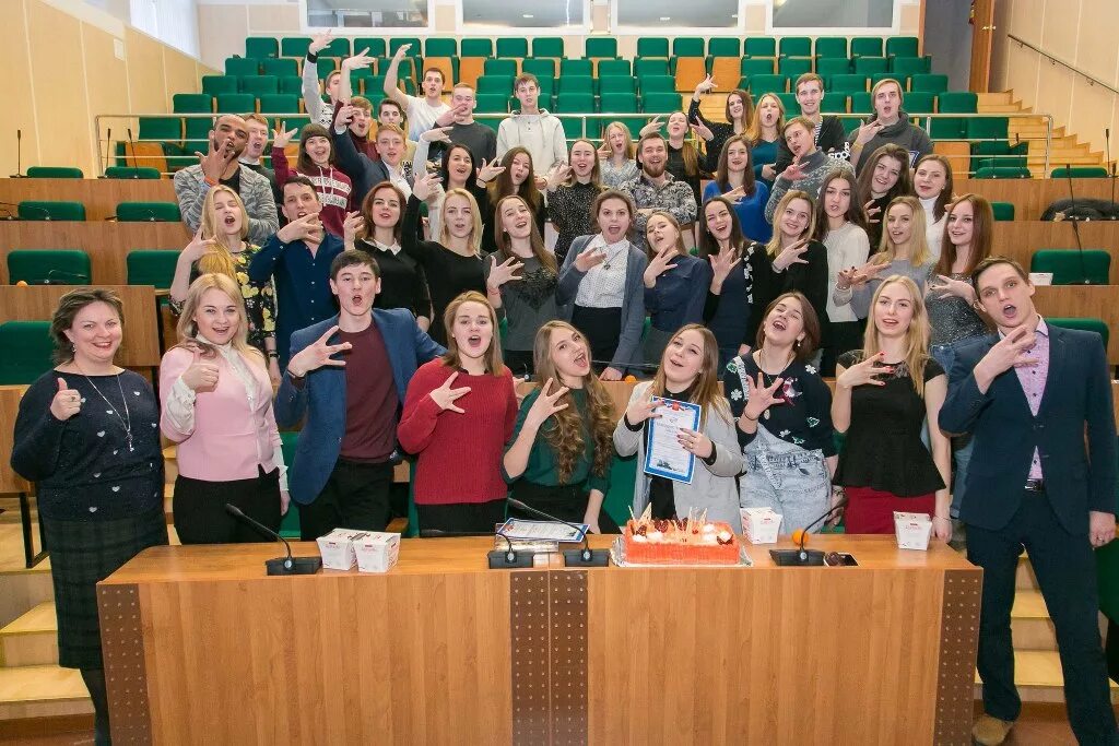 Университет ургуекатеринбург. Ургэу синх екатеринбург. Ургэу отзывы. Ургэу подготовительный факультет. Синх екатеринбург студенты.