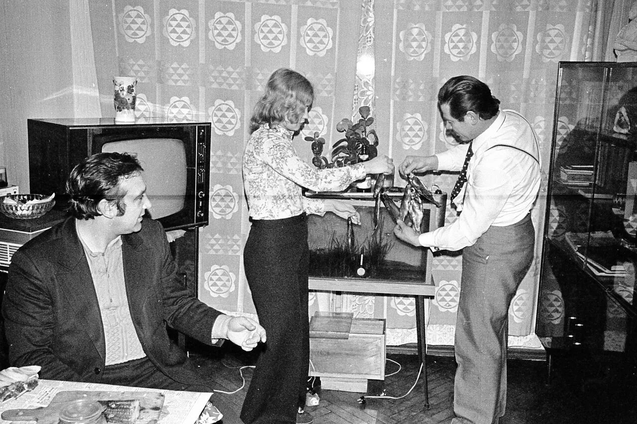 мини юбки в ссср 70 х. ссср молодежь 50х. советские люди. 60-е мода ссср. 60е ссср молодежь.